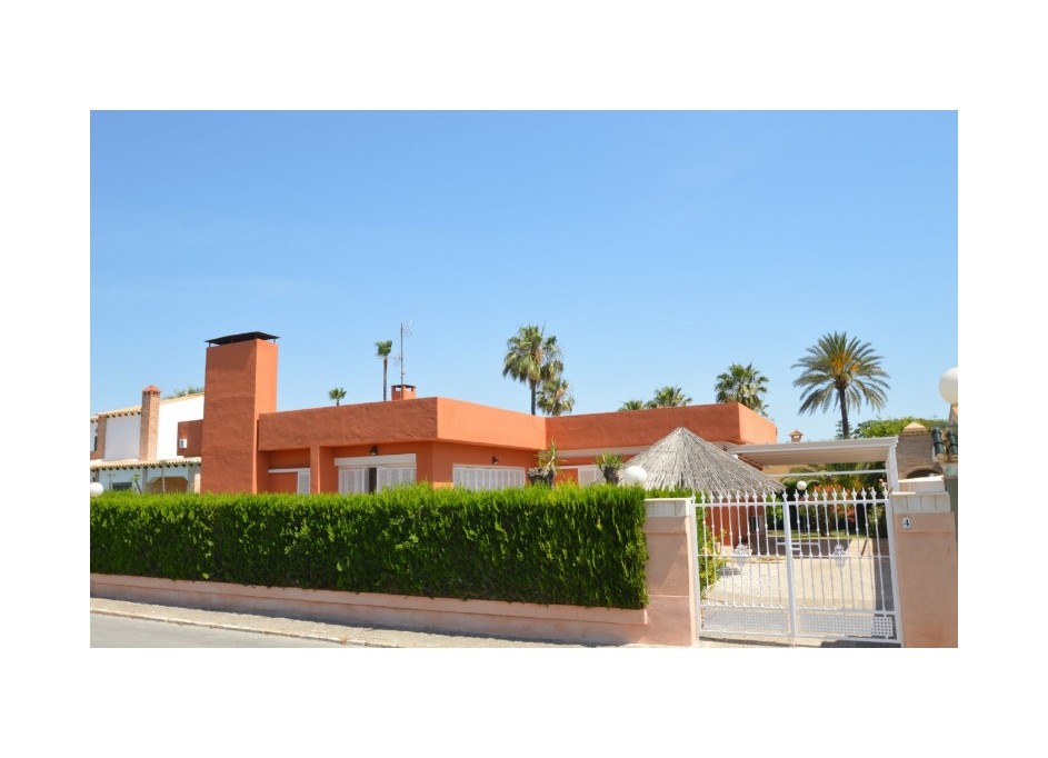 Återförsäljning - Fristående villa -
Torrevieja