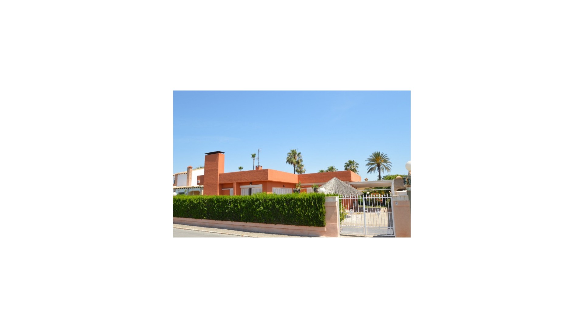 Återförsäljning - Fristående villa -
Torrevieja
