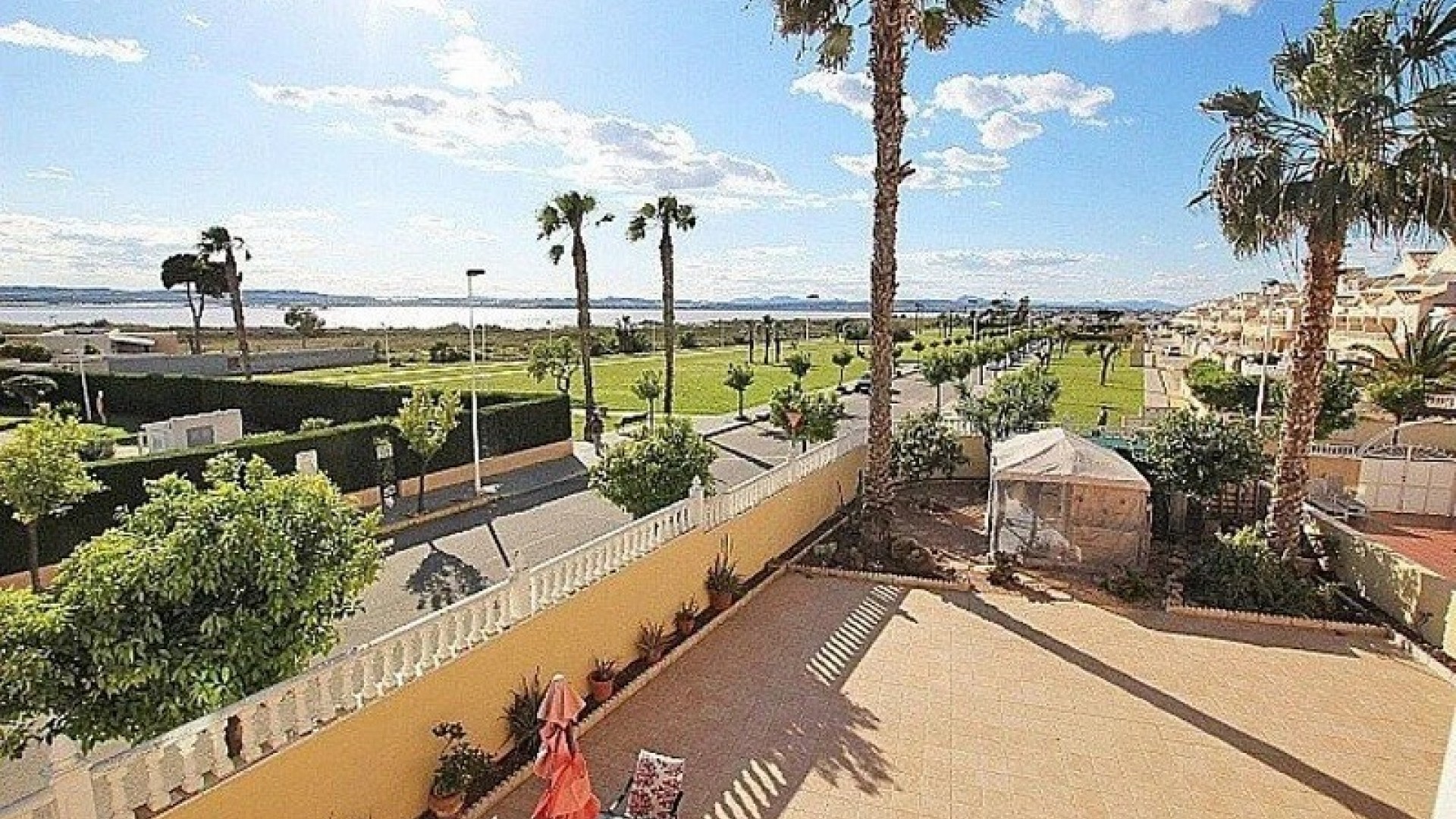 Återförsäljning - Fristående villa -
Torrevieja