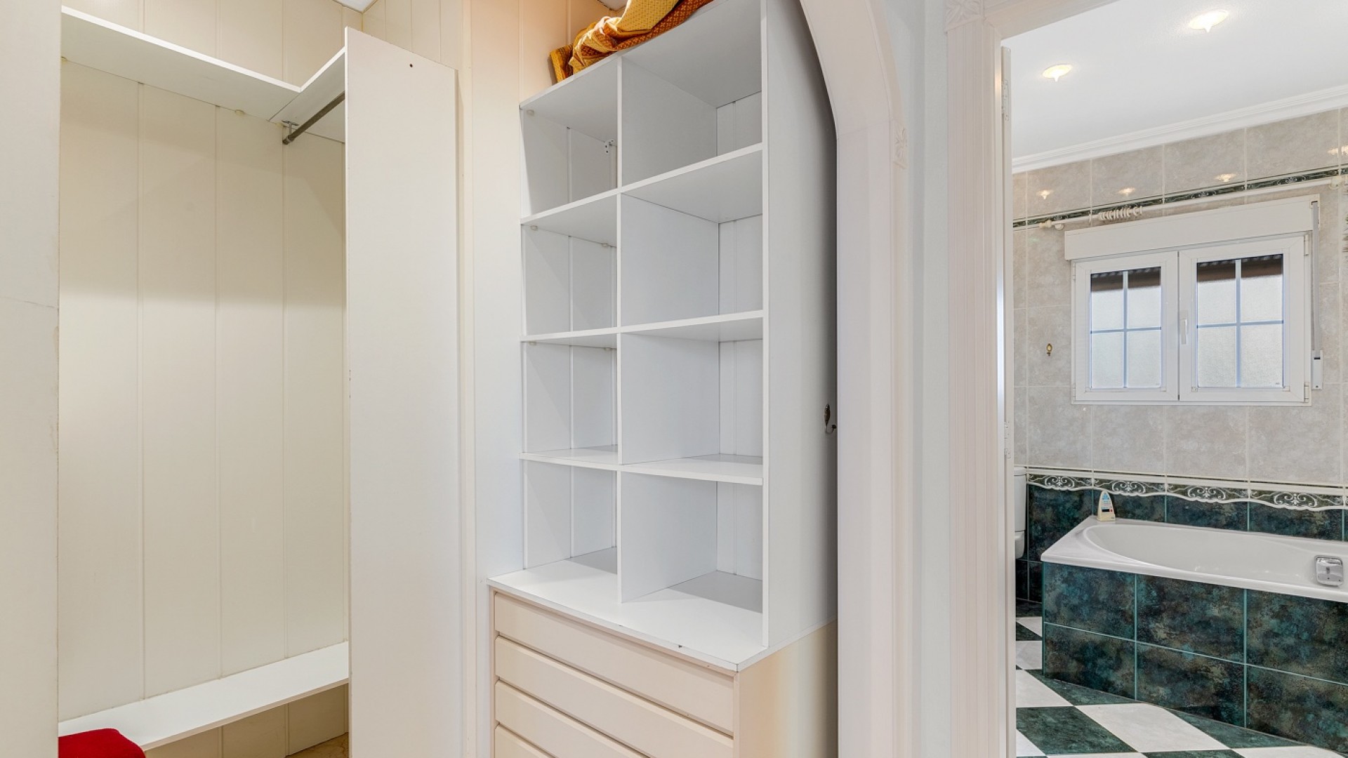 Återförsäljning - Fristående villa -
Torrevieja