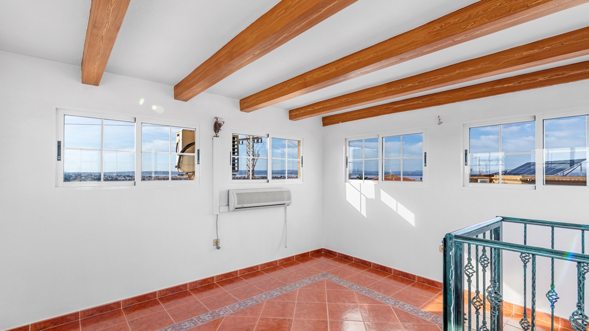 Återförsäljning - Fristående villa -
Torrevieja