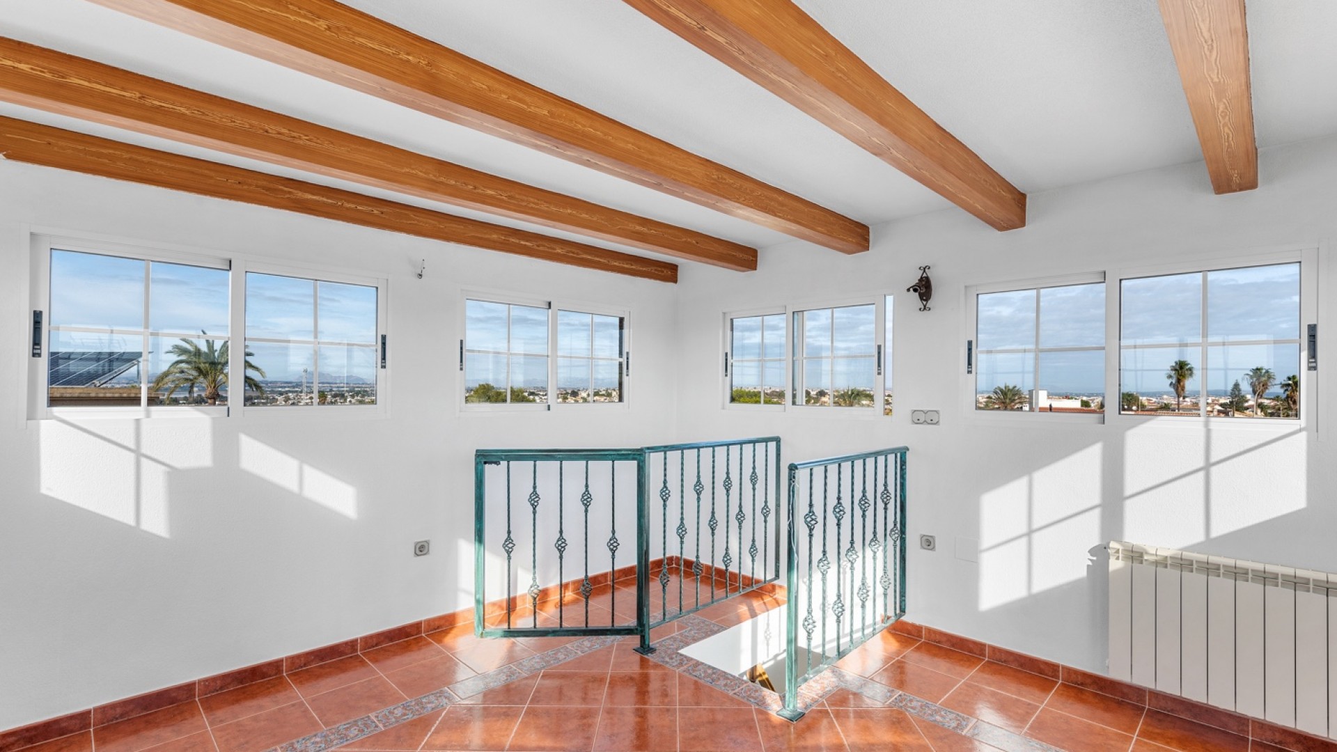 Återförsäljning - Fristående villa -
Torrevieja