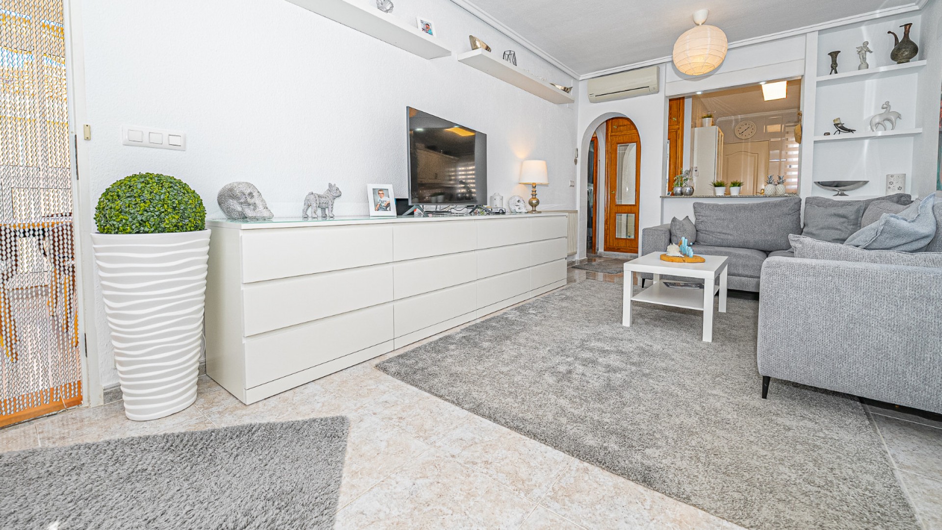 Återförsäljning - Fristående villa -
Villamartín - Montegolf