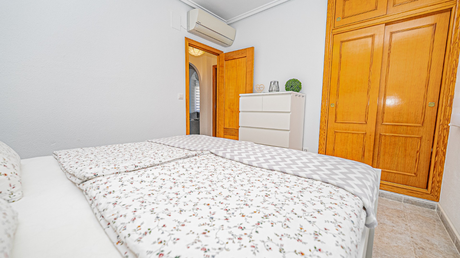 Återförsäljning - Fristående villa -
Villamartín - Montegolf