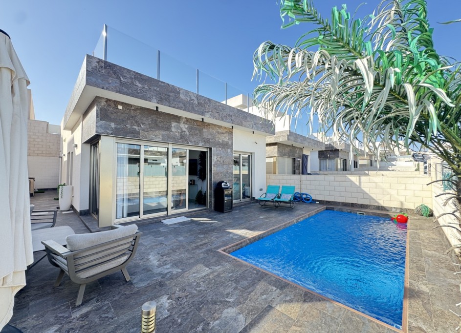 Återförsäljning - Fristående villa -
Villamartín - V