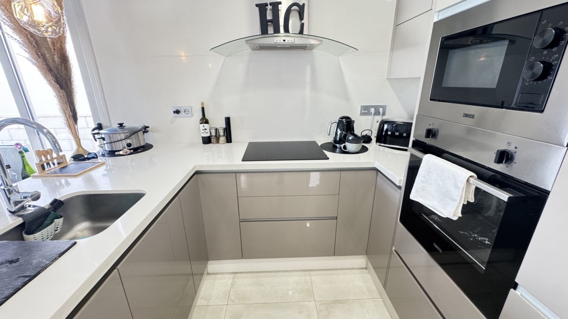 Återförsäljning - Fristående villa -
Villamartín - V