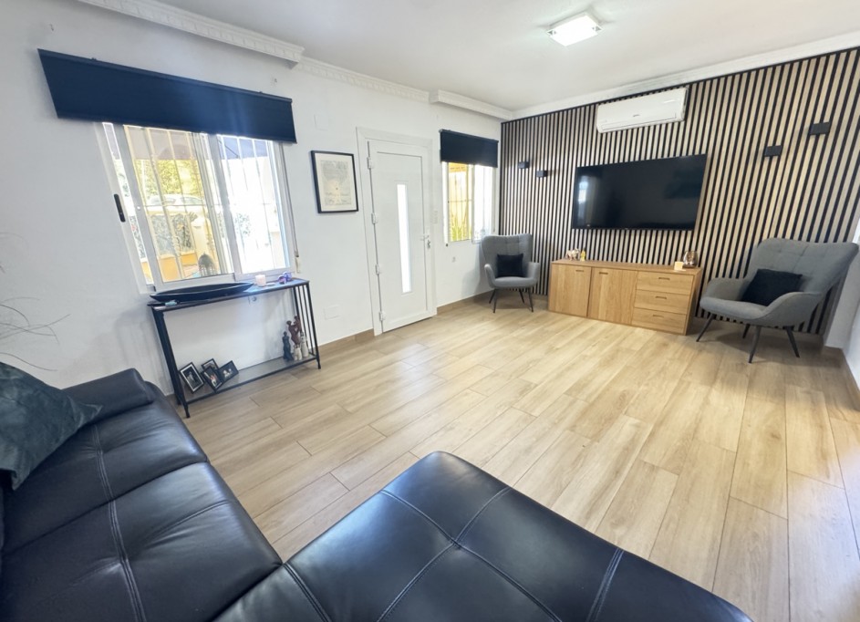 Återförsäljning - Fristående villa -
Villamartín