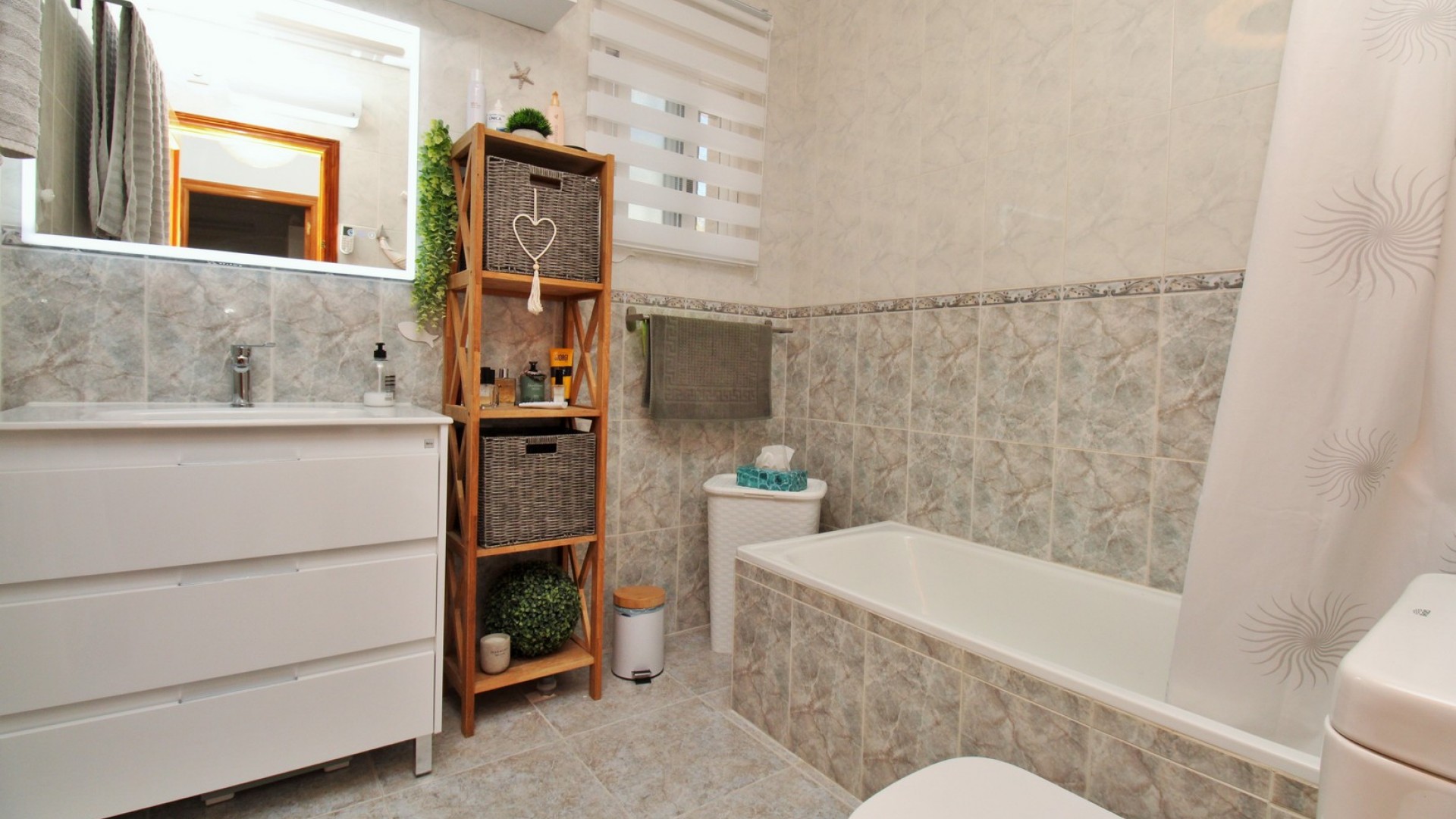 Återförsäljning - Fristående villa -
Villamartín