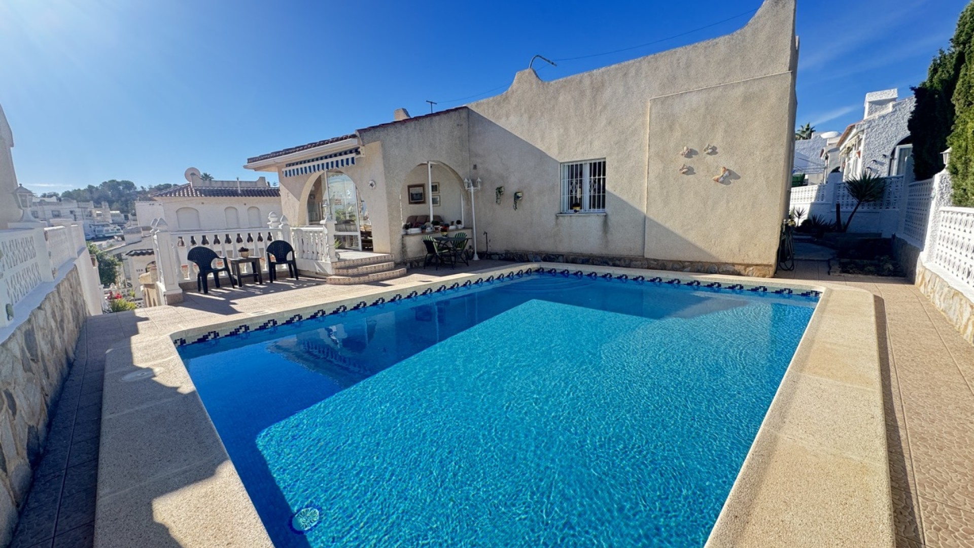 Återförsäljning - Fristående villa -
Villamartín