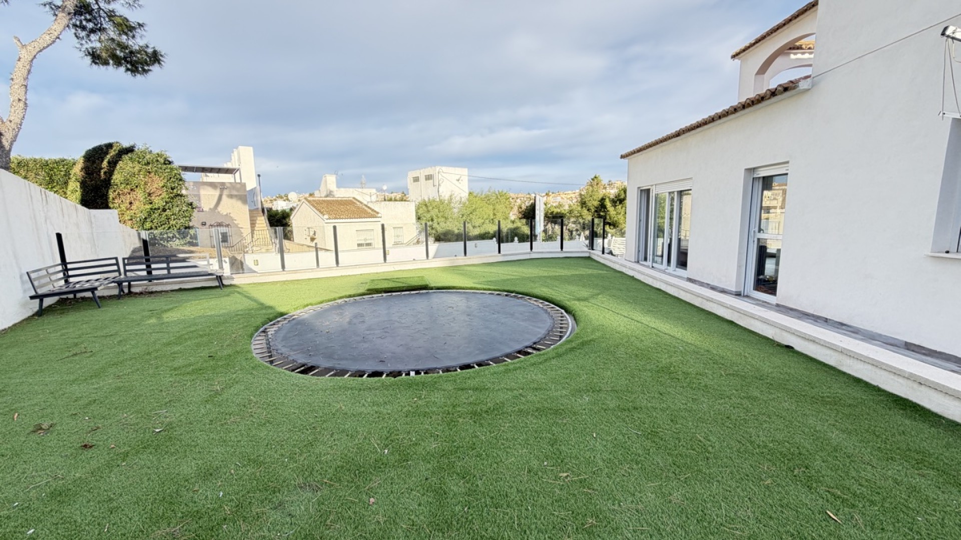 Återförsäljning - Fristående villa -
Villamartín