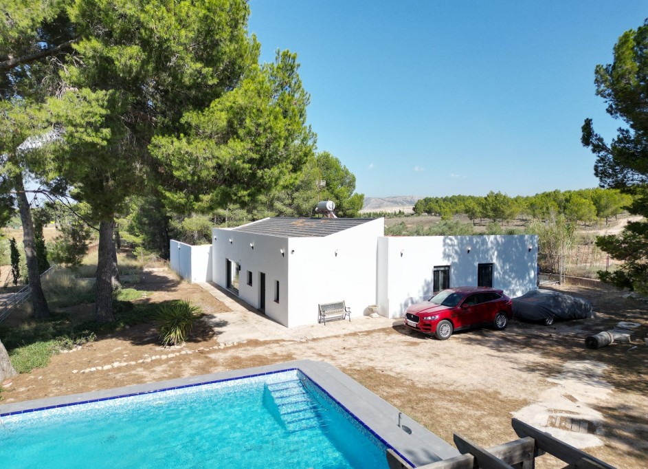 Återförsäljning - Fristående villa -
Villena