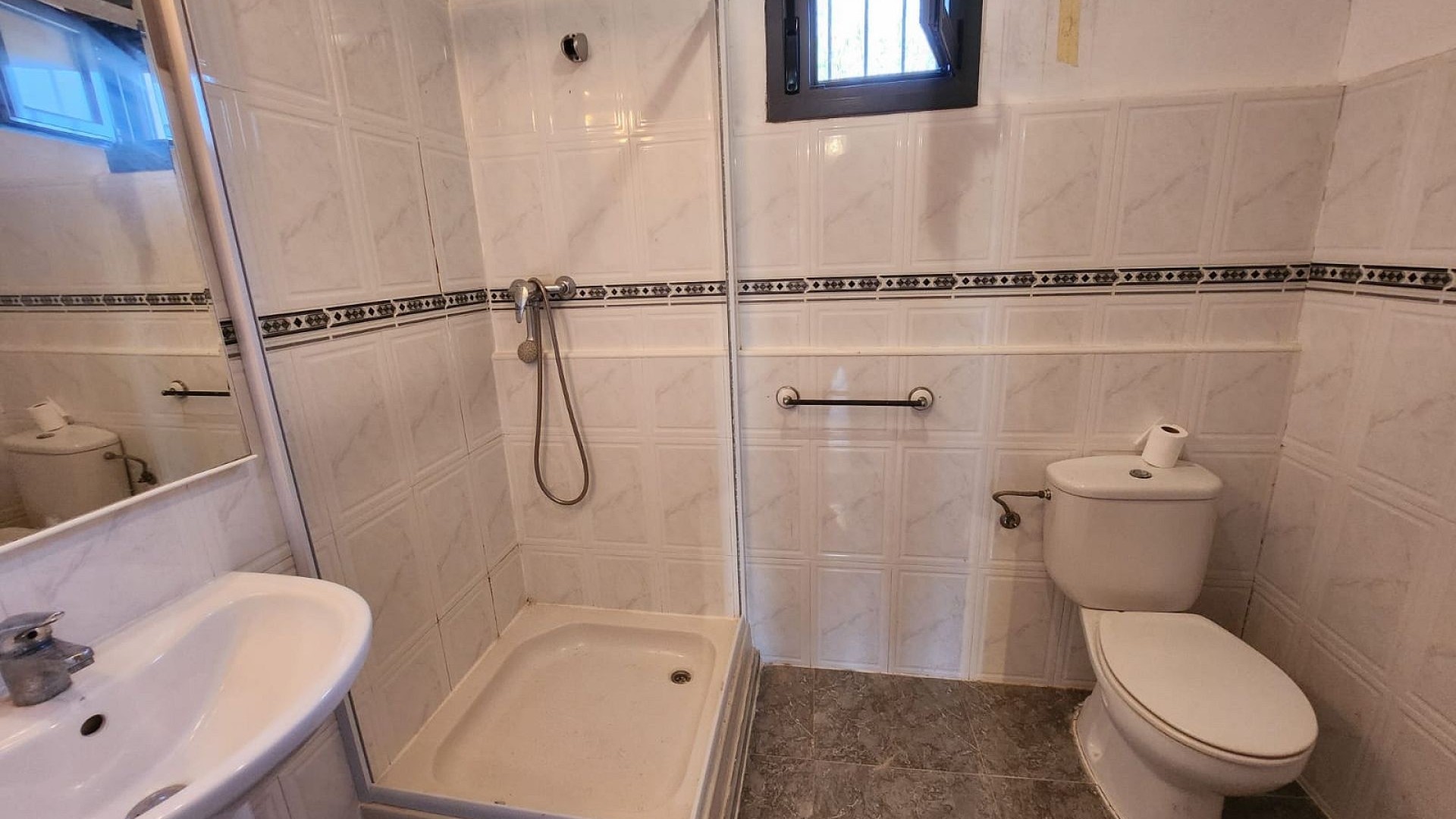 Återförsäljning - Fristående villa -
Villena