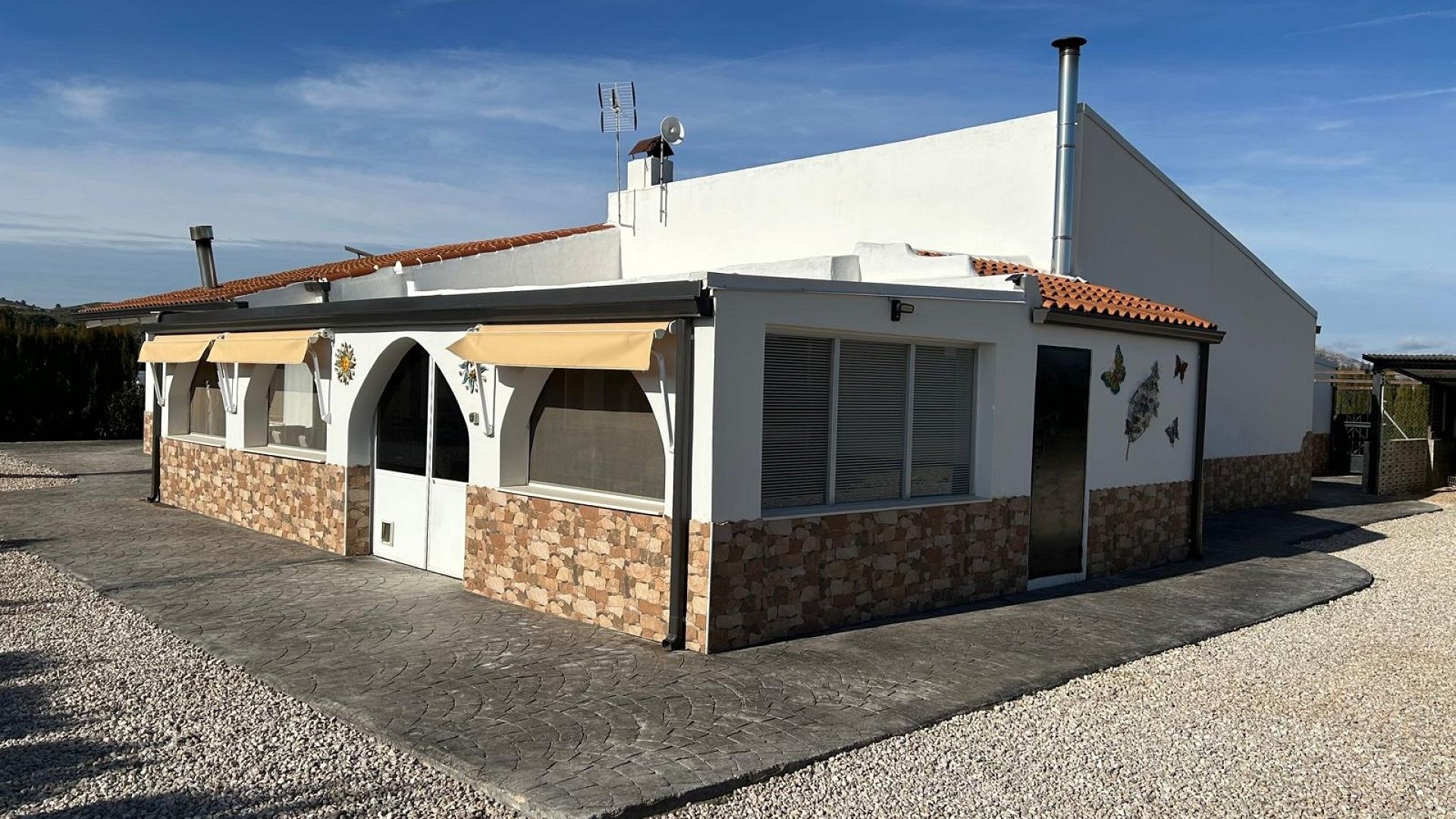 Återförsäljning - Fristående villa -
Villena