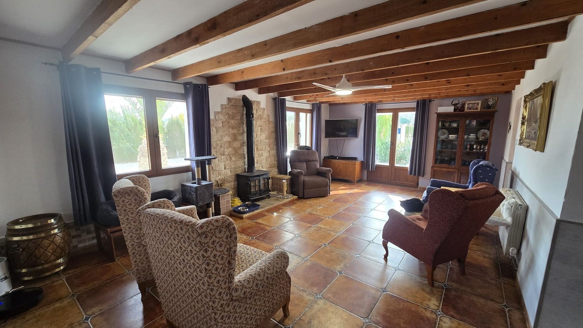 Återförsäljning - Fristående villa -
Villena