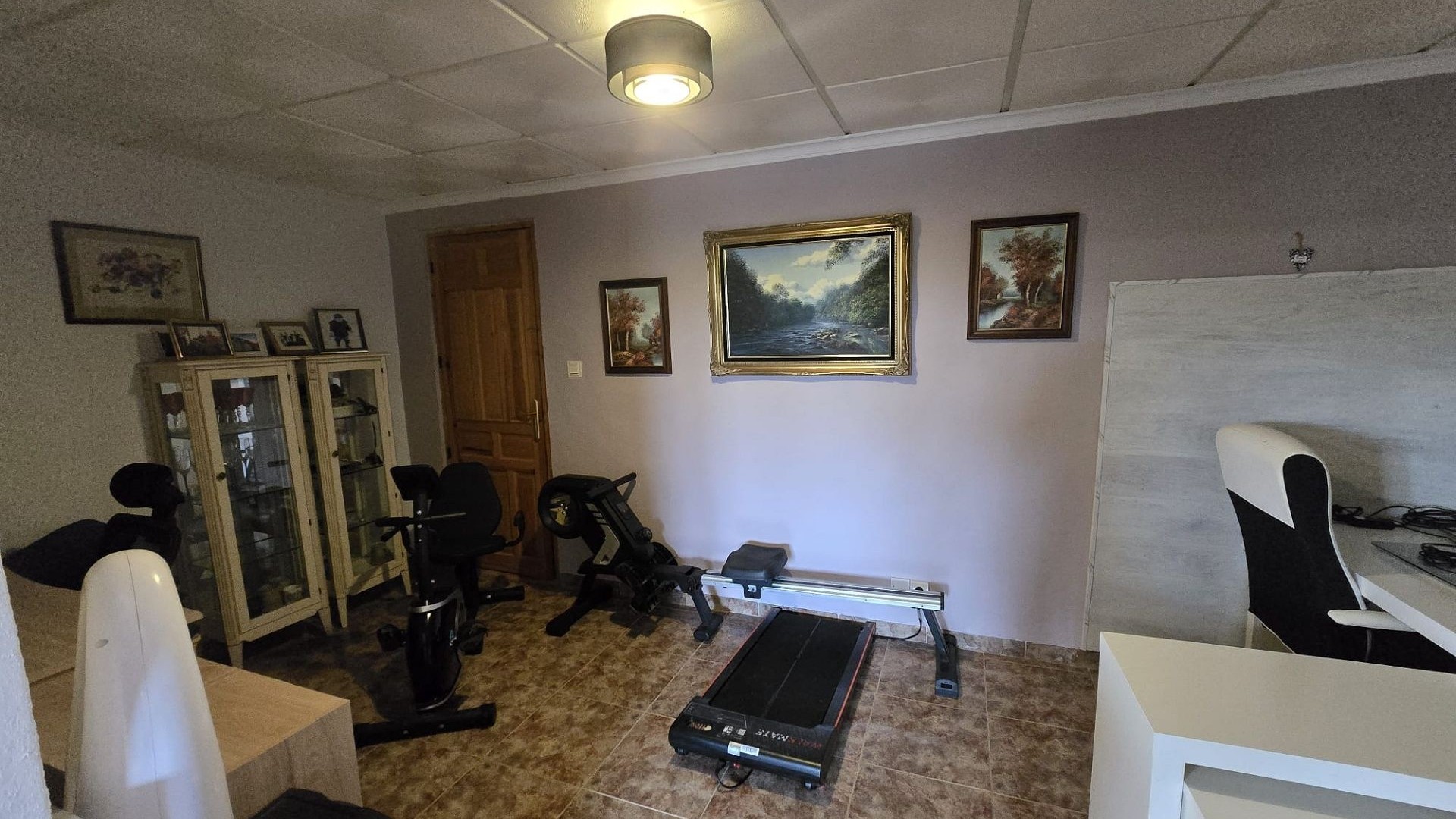 Återförsäljning - Fristående villa -
Villena