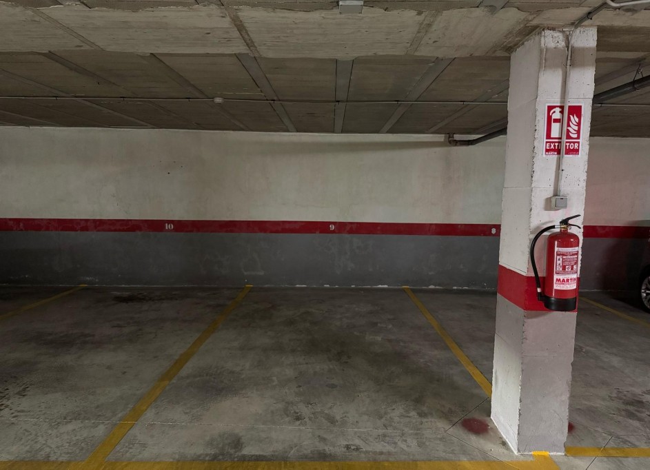 Återförsäljning - Garage -
Torrevieja - Centro