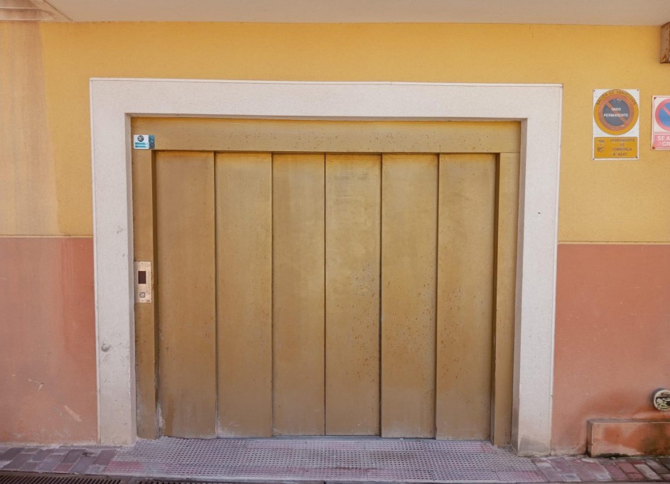 Återförsäljning - Garage -
Torrevieja - La Mata