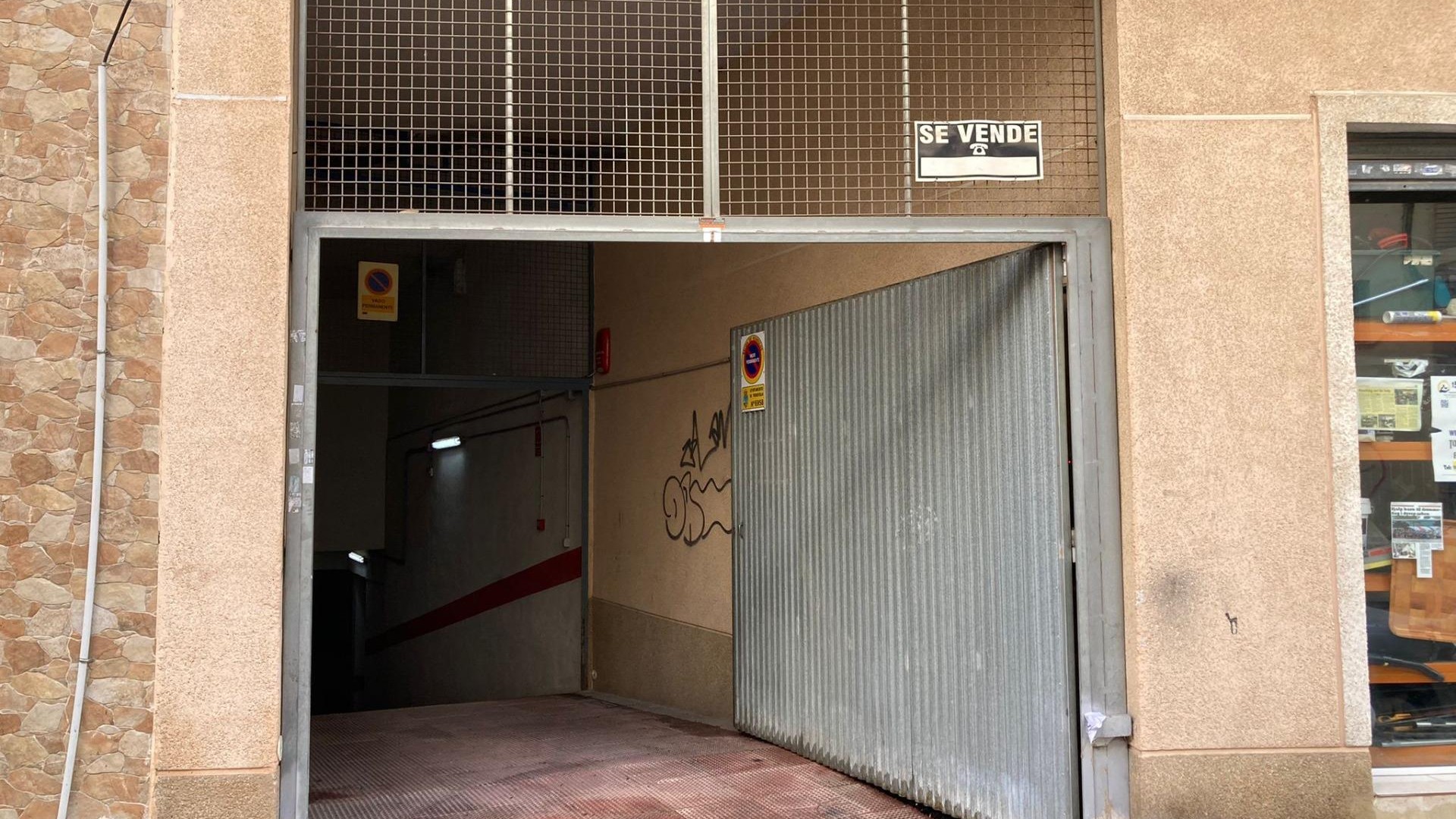 Återförsäljning - Garage -
Torrevieja - Nueva Torrevieja