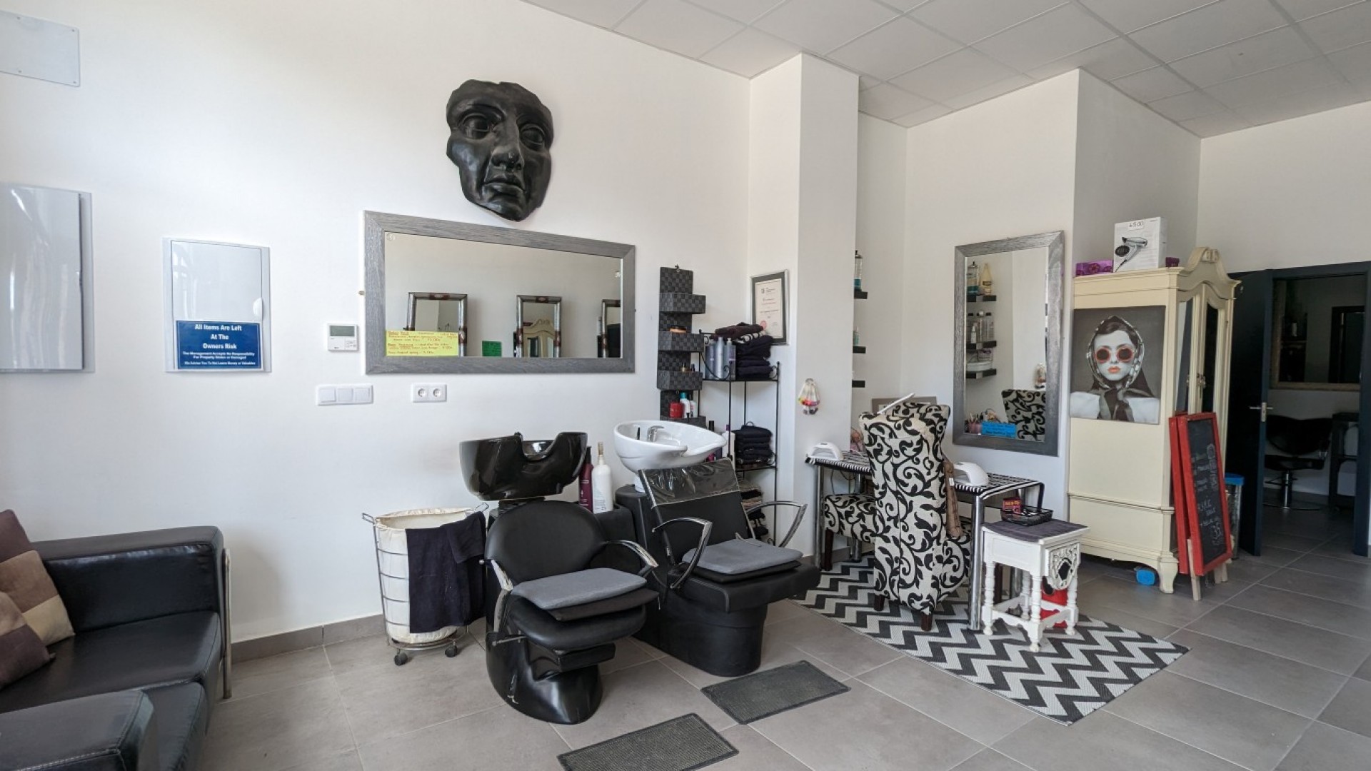 Återförsäljning - Kommersiell -
Lo Crispin