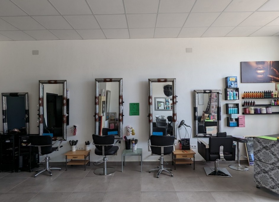 Återförsäljning - Kommersiell -
Lo Crispin