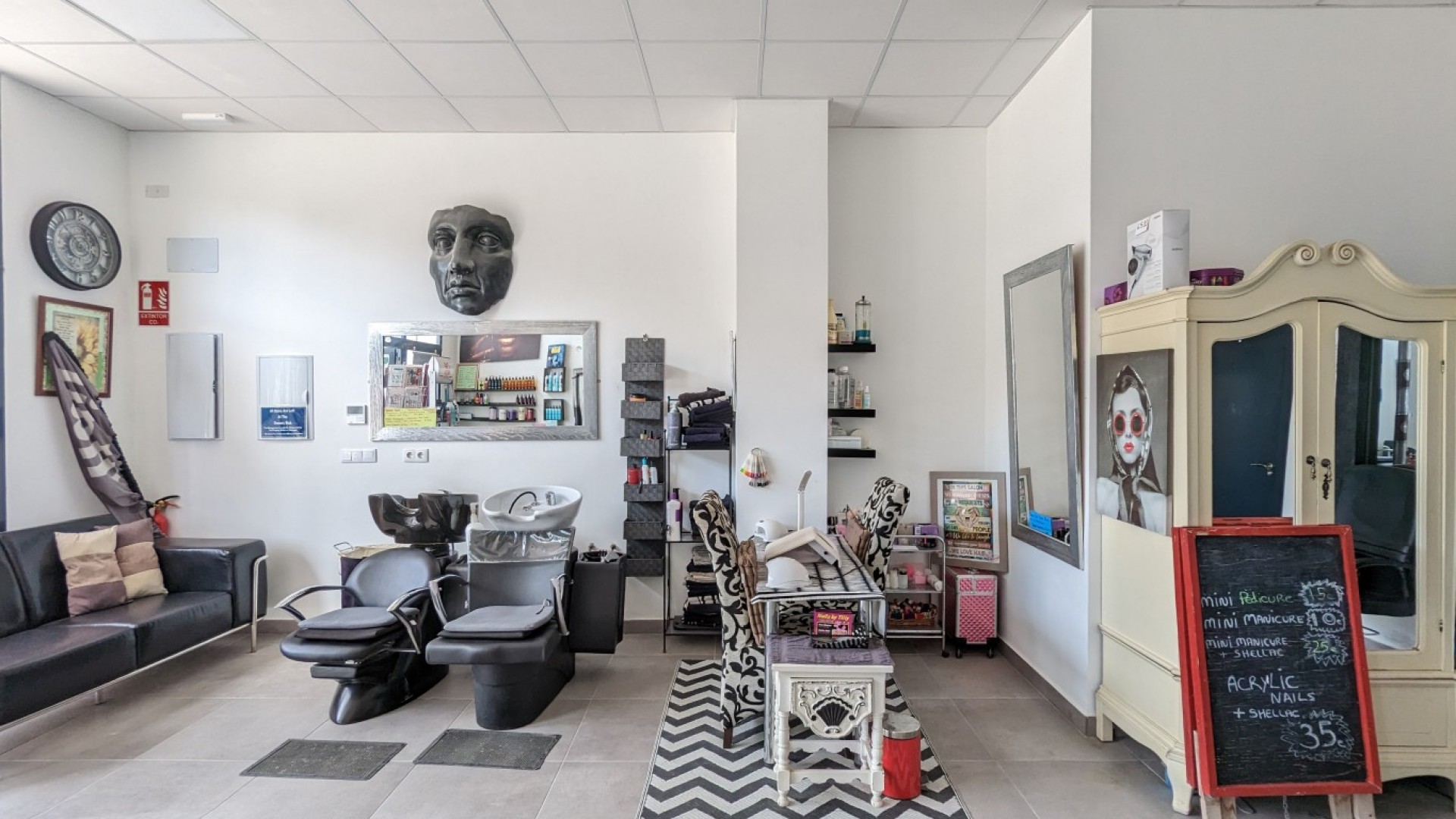 Återförsäljning - Kommersiell -
Lo Crispin