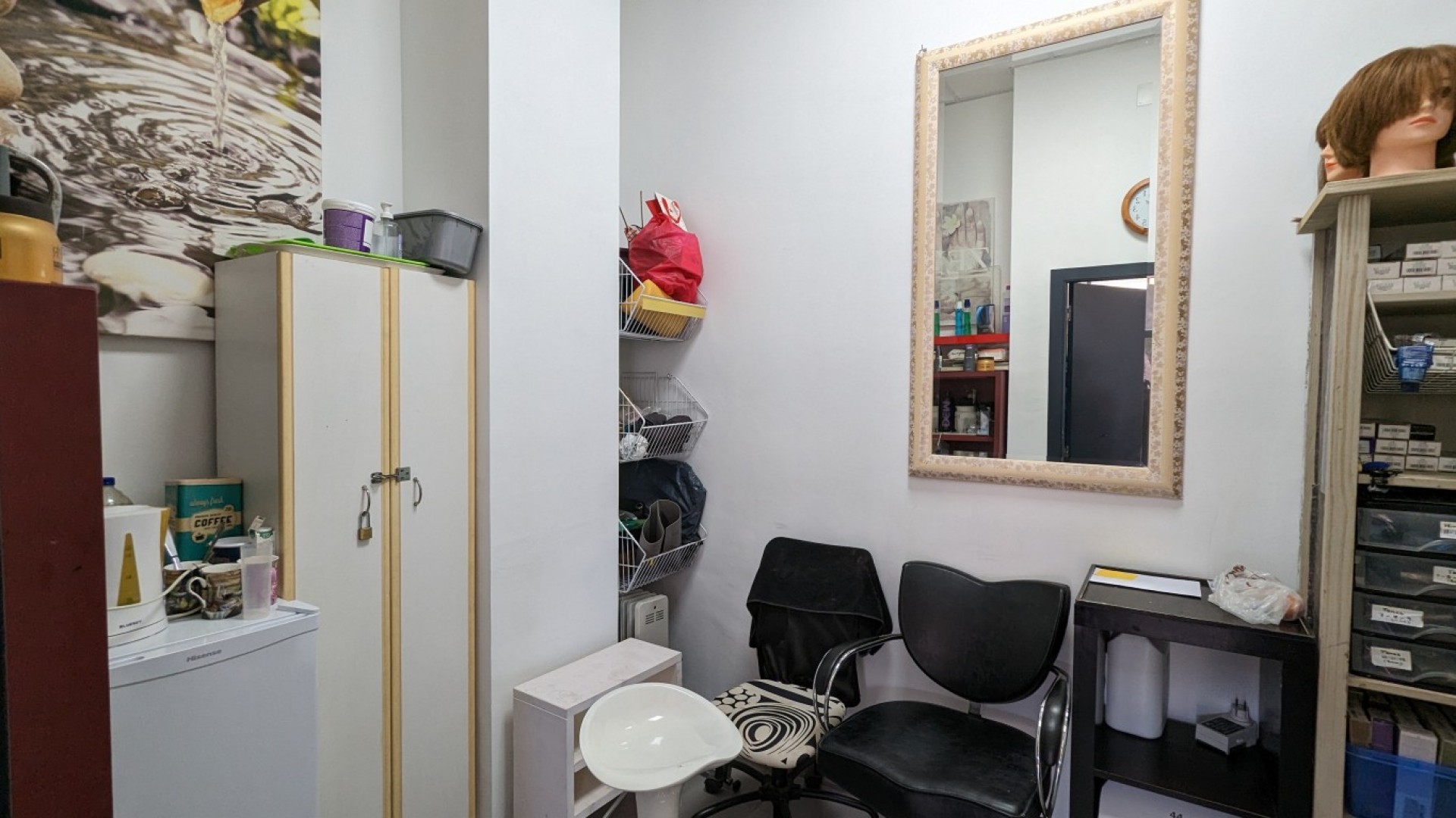 Återförsäljning - Kommersiell -
Lo Crispin