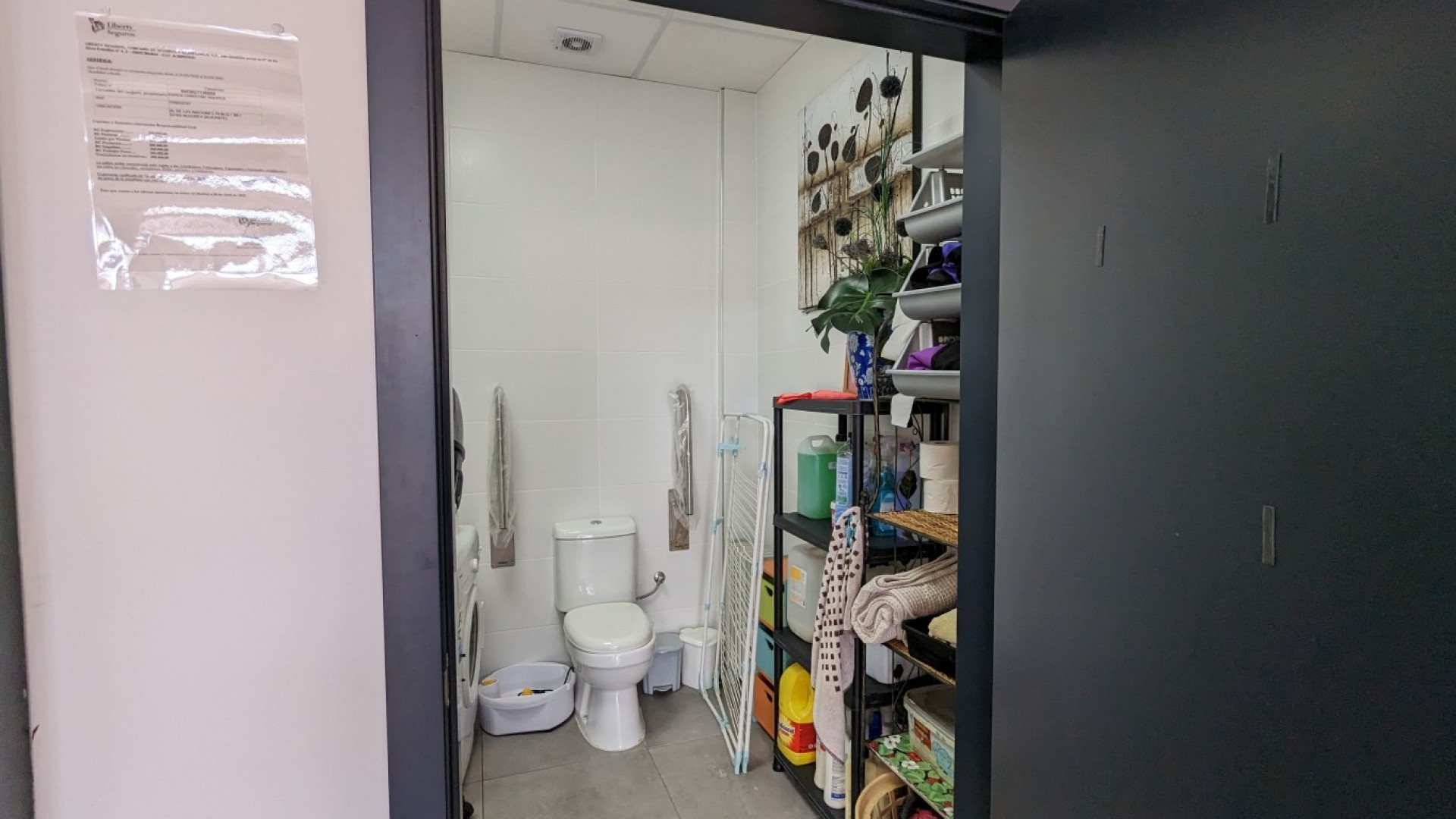 Återförsäljning - Kommersiell -
Lo Crispin