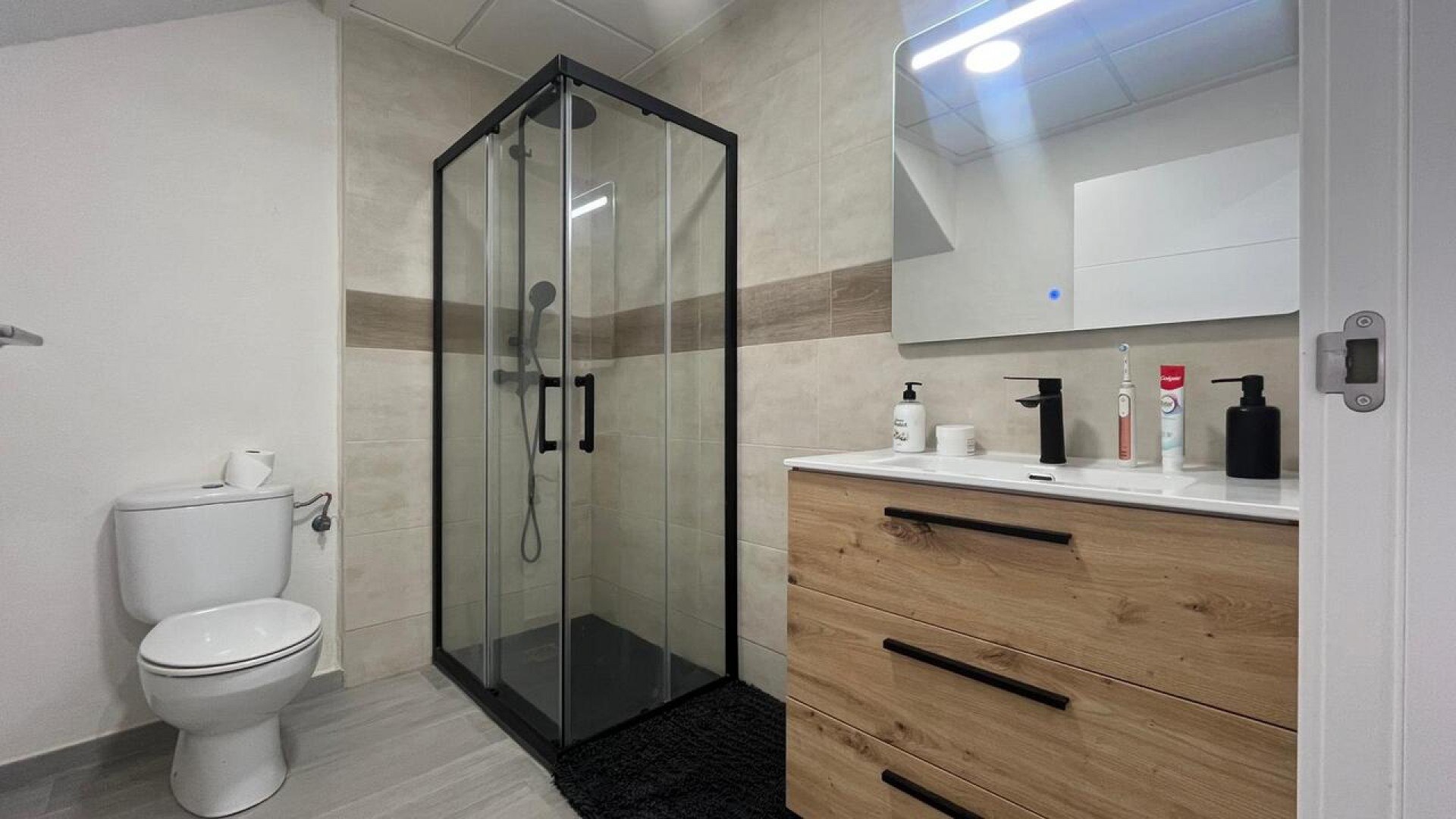 Återförsäljning - Radhus -
Algorfa