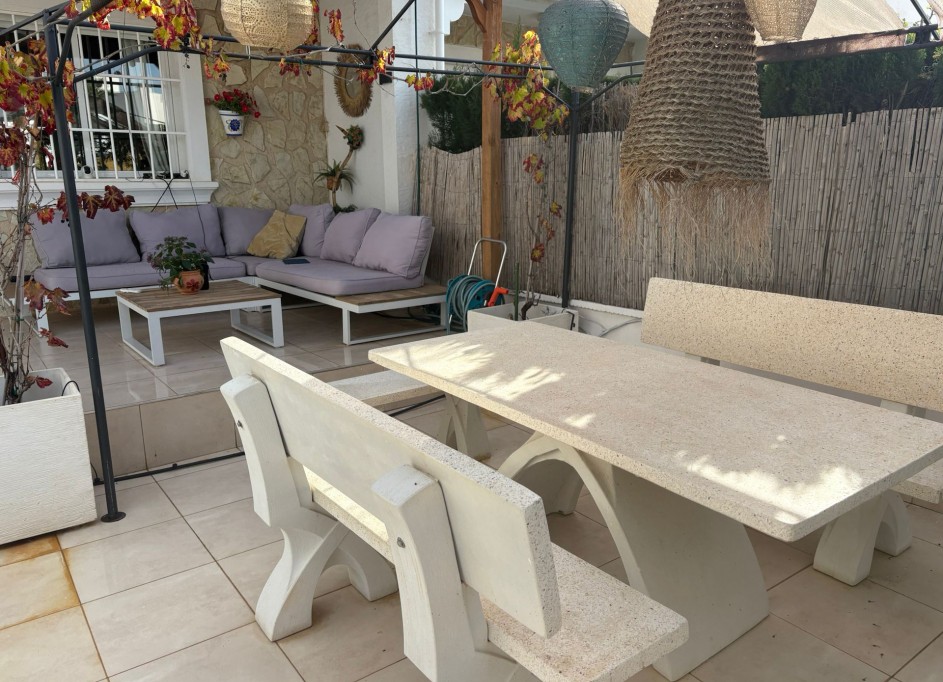 Återförsäljning - Radhus -
Algorfa