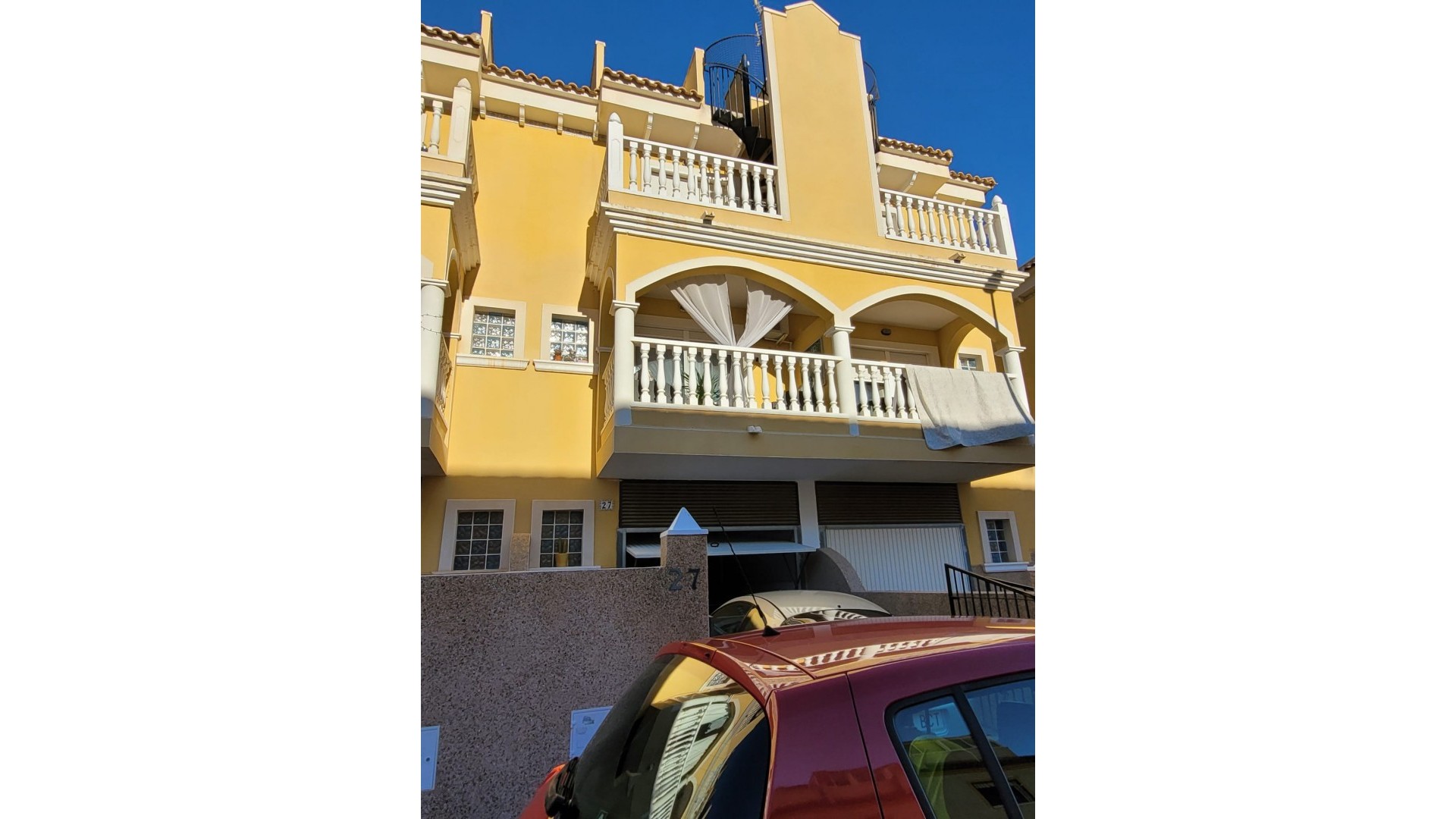 Återförsäljning - Radhus -
Algorfa