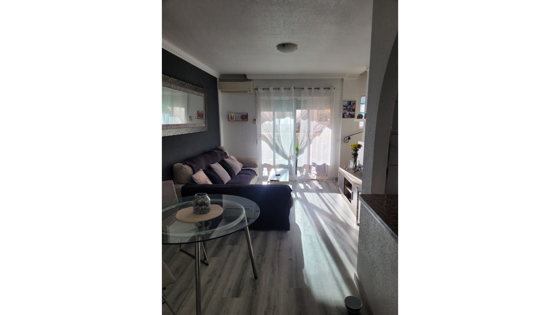 Återförsäljning - Radhus -
Algorfa