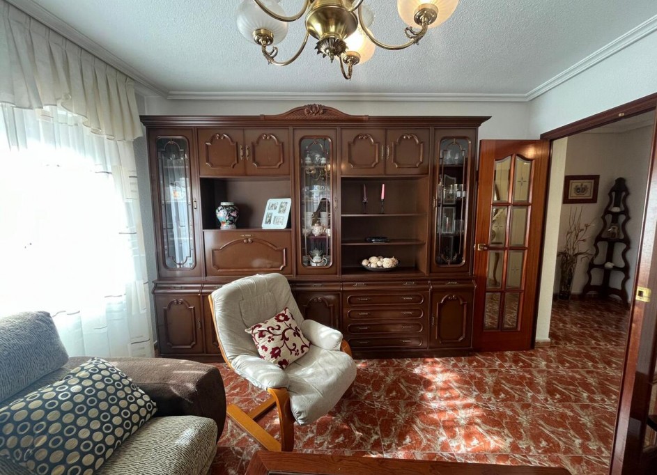 Återförsäljning - Radhus -
Algorfa