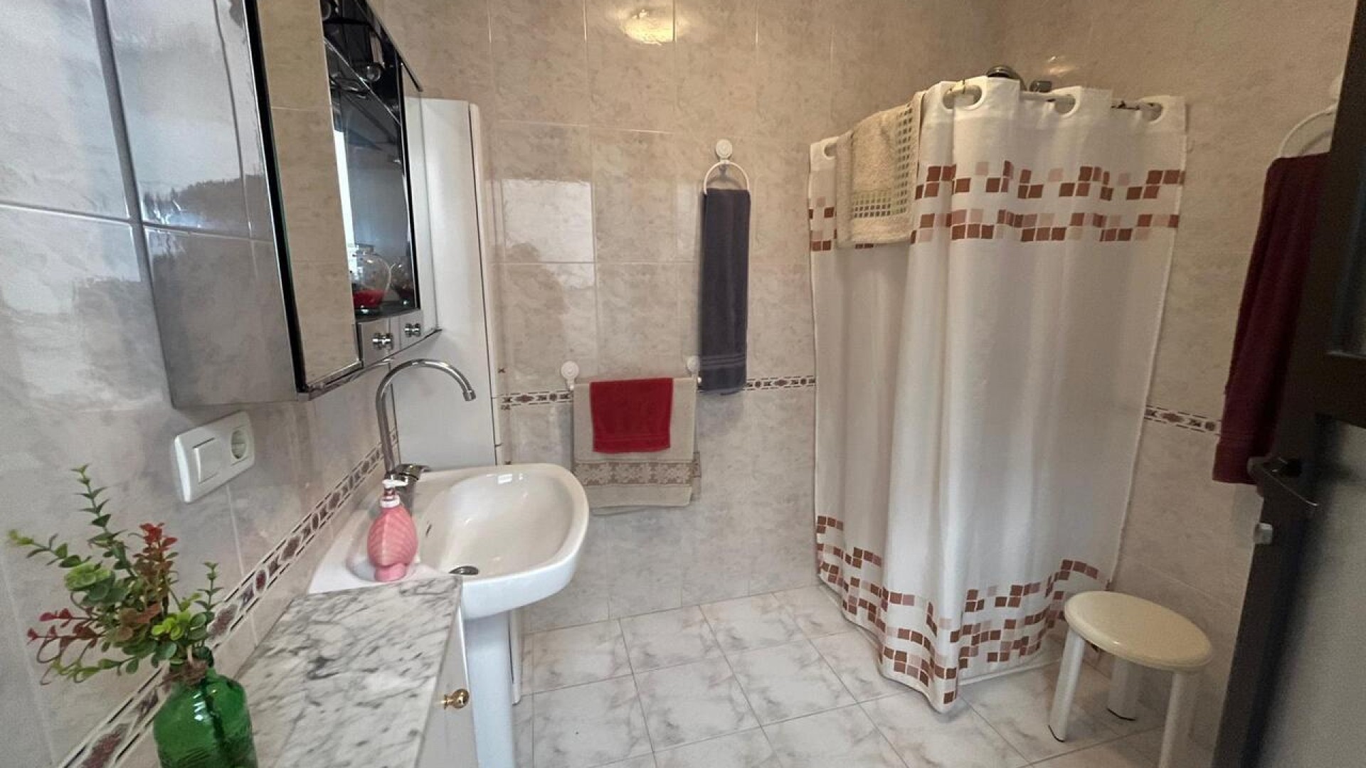 Återförsäljning - Radhus -
Algorfa