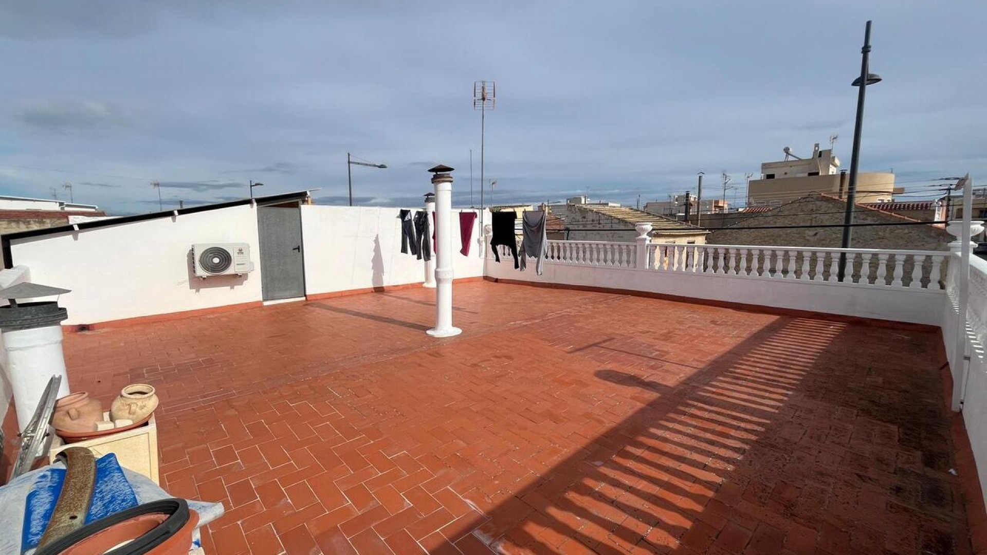 Återförsäljning - Radhus -
Algorfa