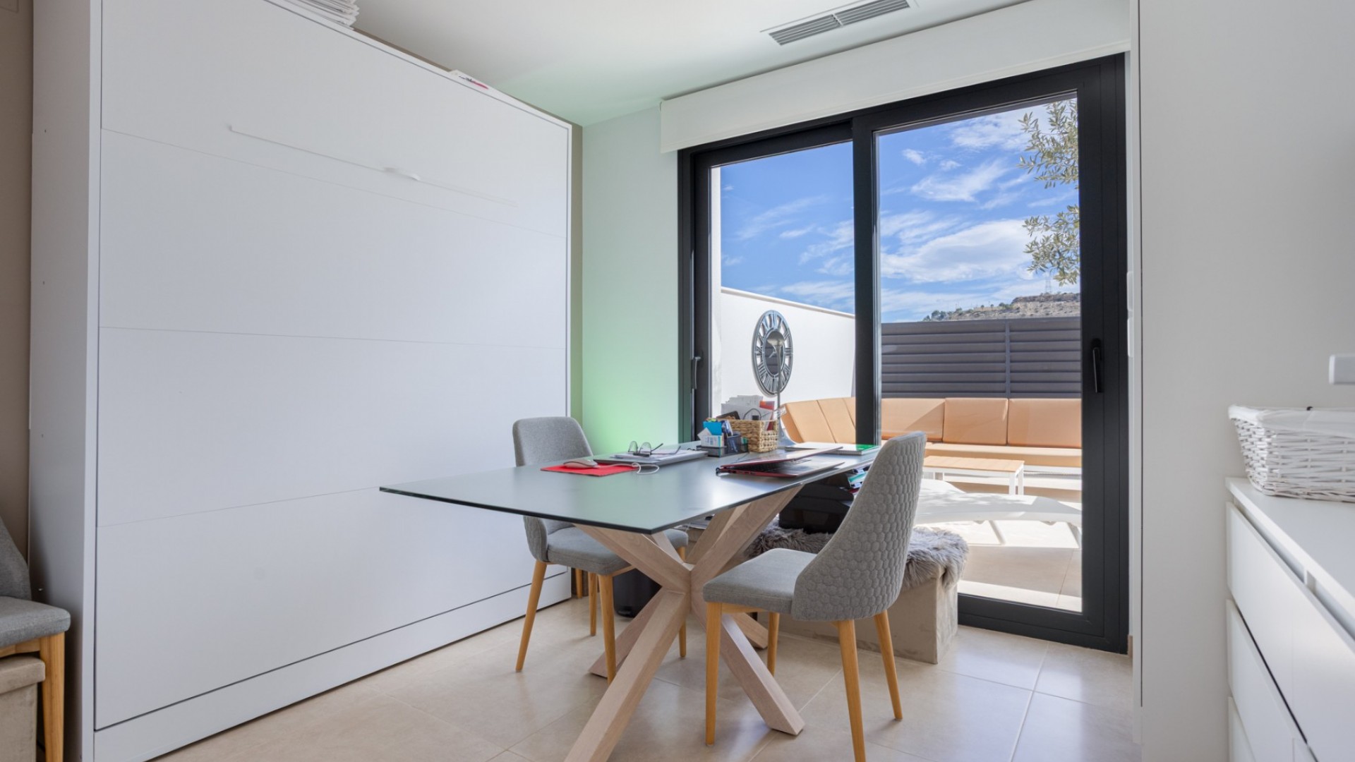 Återförsäljning - Radhus -
Benijofar