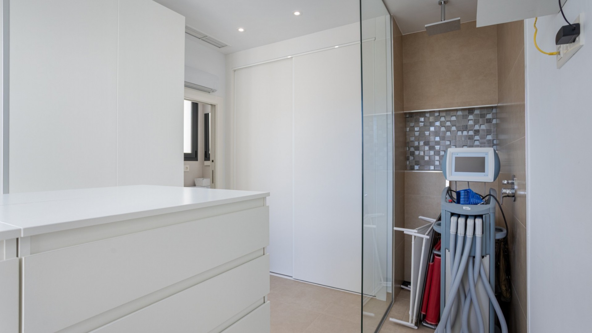 Återförsäljning - Radhus -
Benijofar