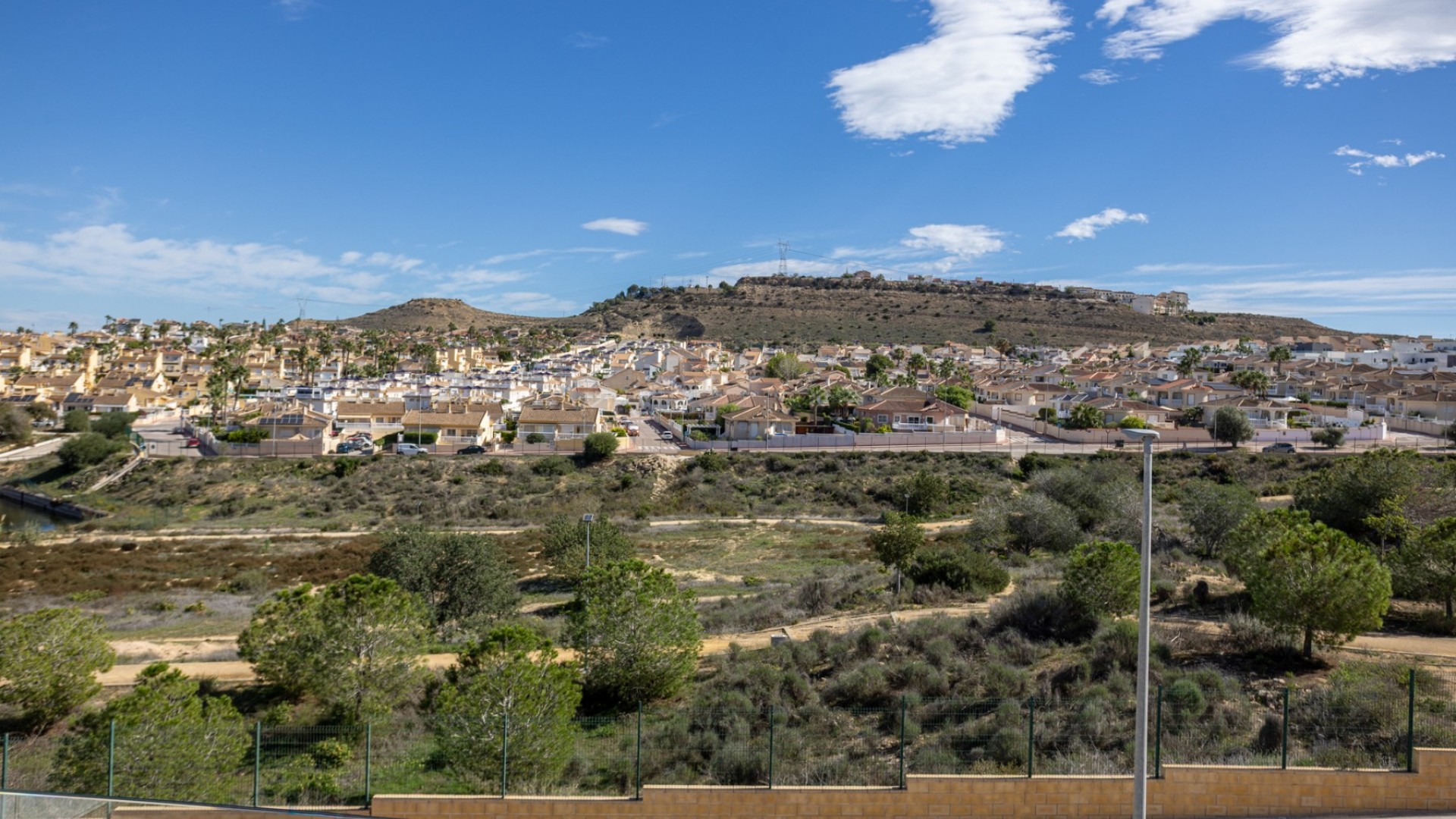 Återförsäljning - Radhus -
Benijofar