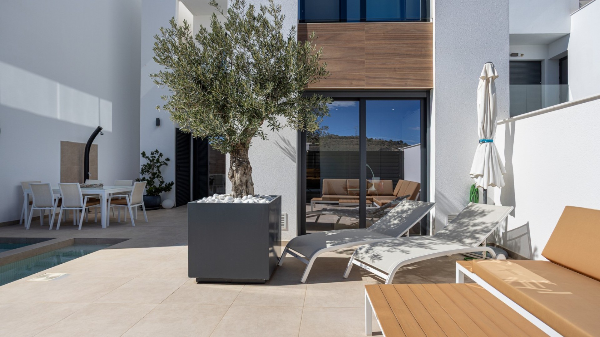 Återförsäljning - Radhus -
Benijofar