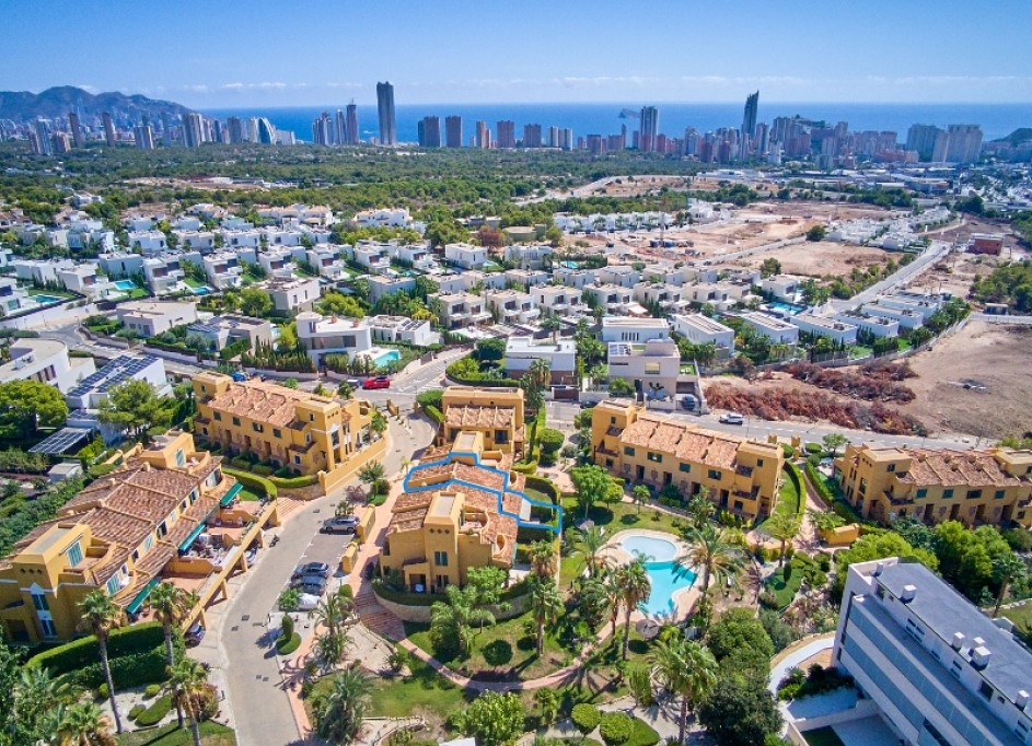 Återförsäljning - Radhus -
Finestrat