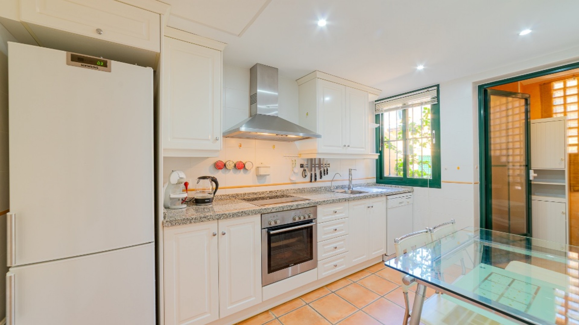 Återförsäljning - Radhus -
Finestrat