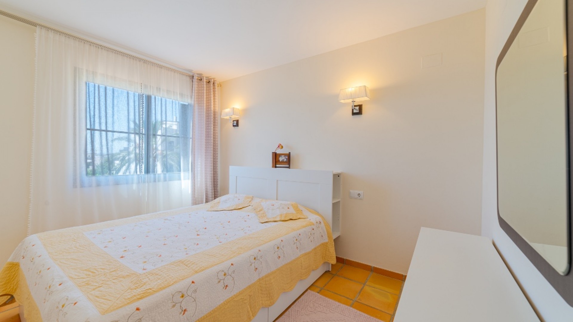 Återförsäljning - Radhus -
Finestrat