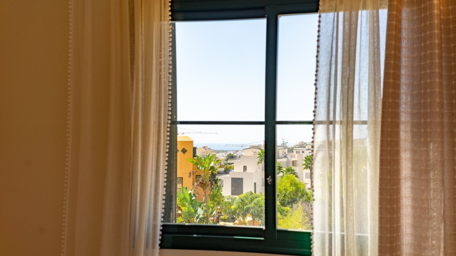 Återförsäljning - Radhus -
Finestrat