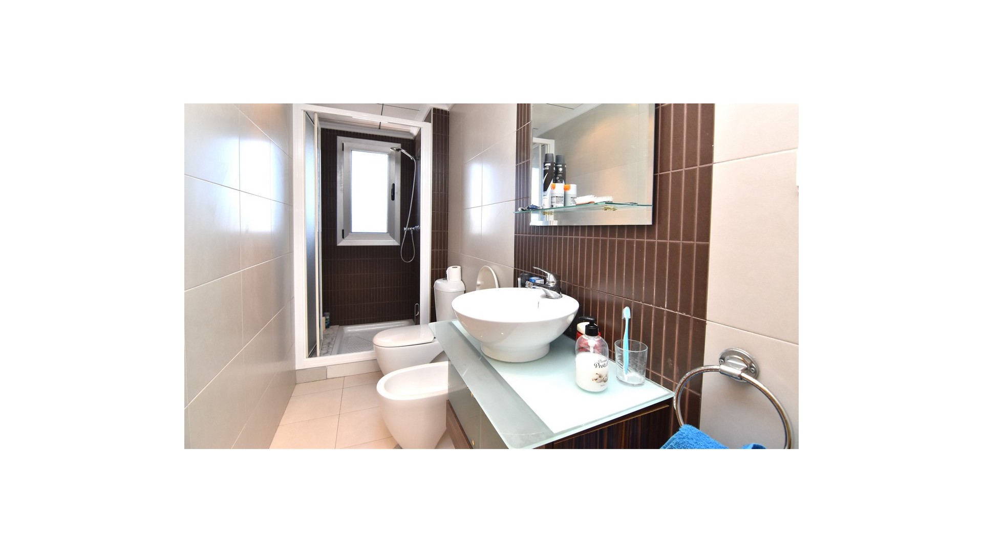 Återförsäljning - Radhus -
Guardamar del Segura