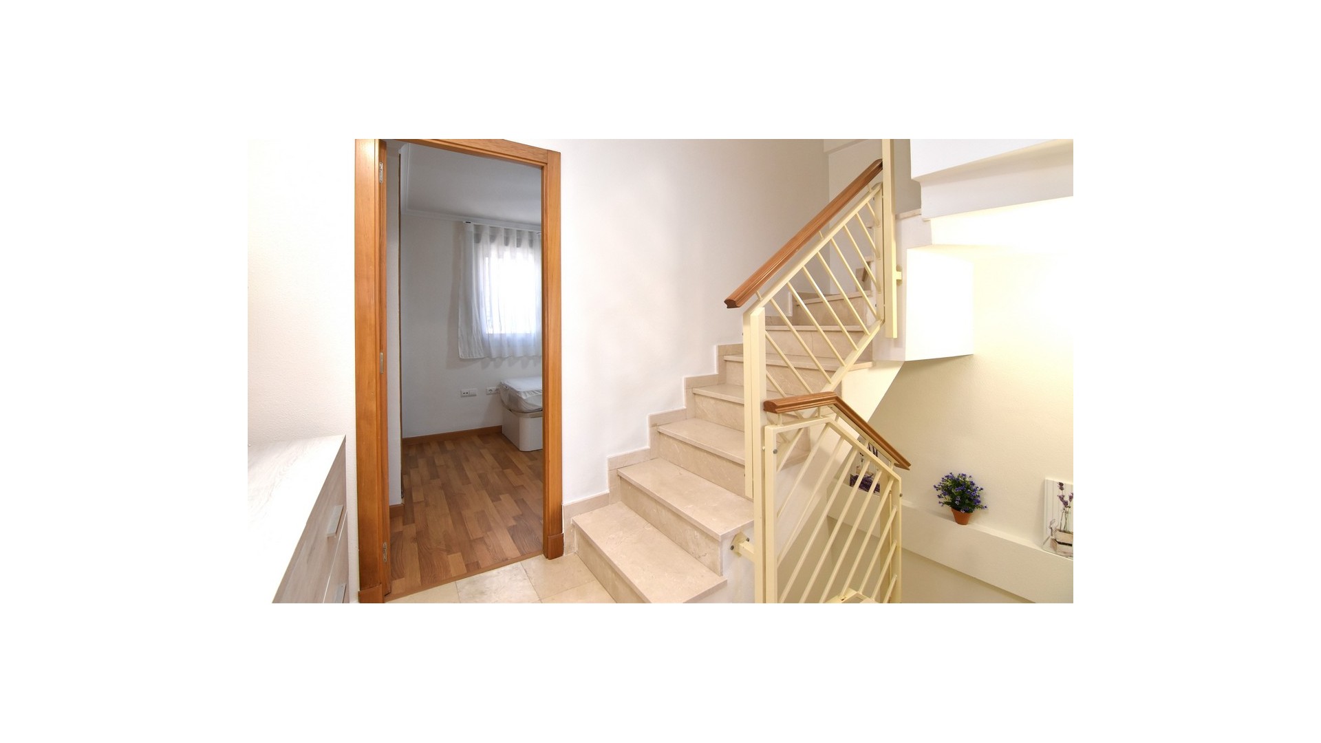 Återförsäljning - Radhus -
Guardamar del Segura