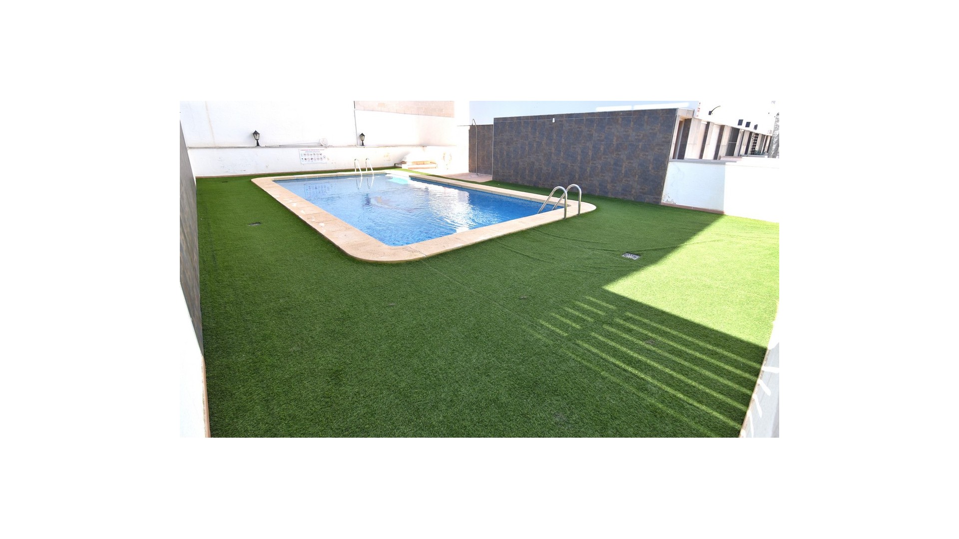 Återförsäljning - Radhus -
Guardamar del Segura