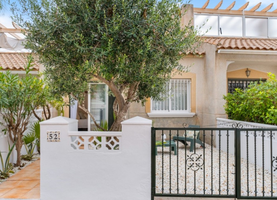 Återförsäljning - Radhus -
Orihuela Costa - Villamartín