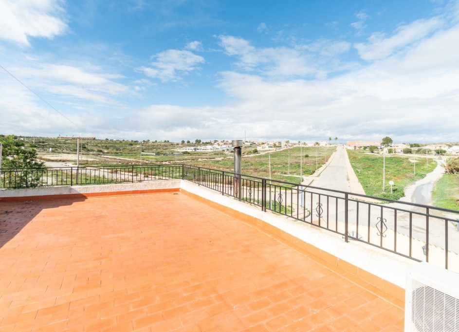 Återförsäljning - Radhus -
Orihuela - Desamparados-Hurchillo-Torremendo