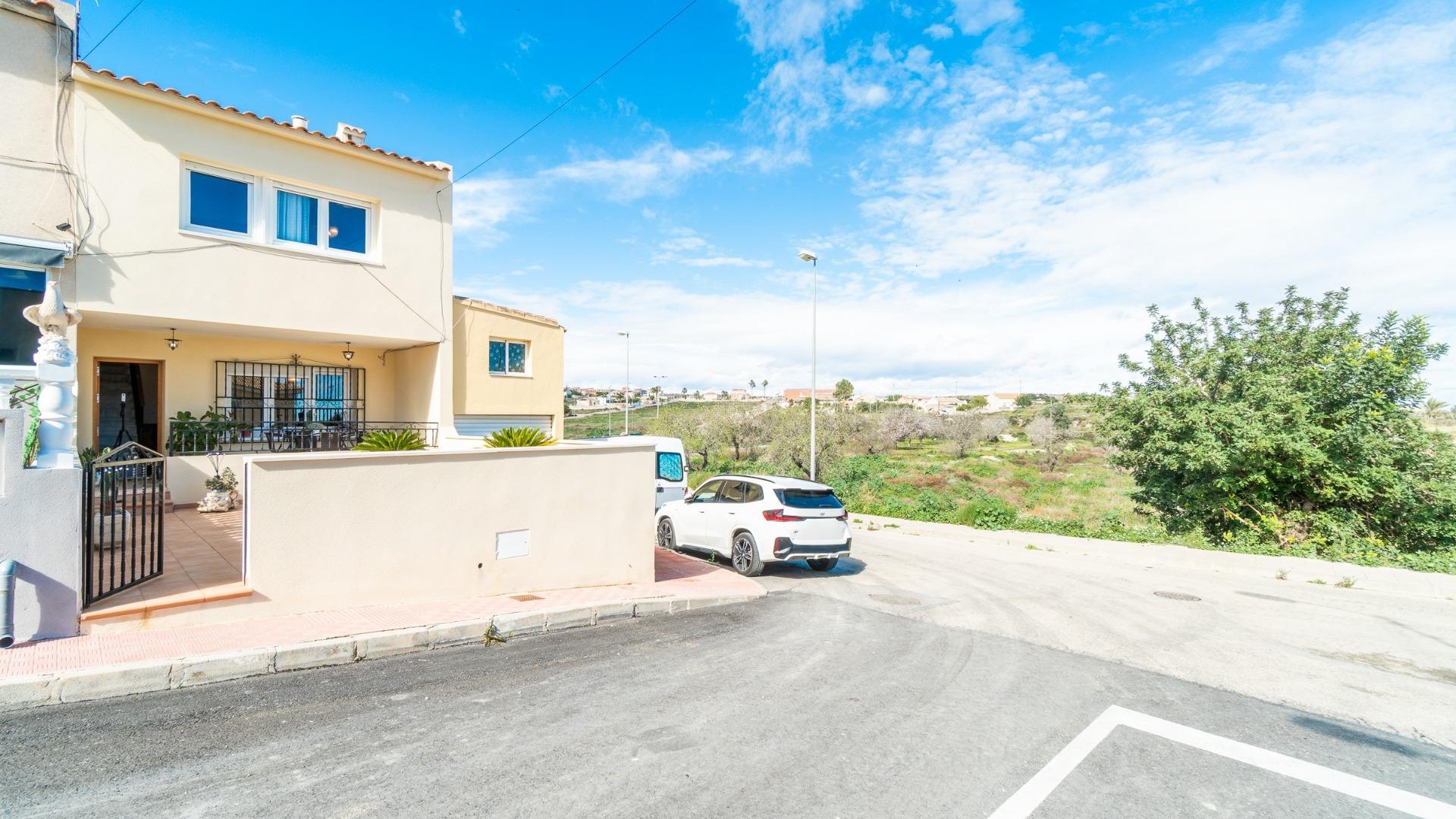 Återförsäljning - Radhus -
Orihuela - Desamparados-Hurchillo-Torremendo