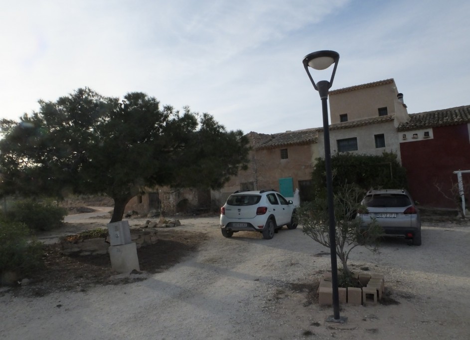 Återförsäljning - Radhus -
Pinoso - Pinoso Alicante