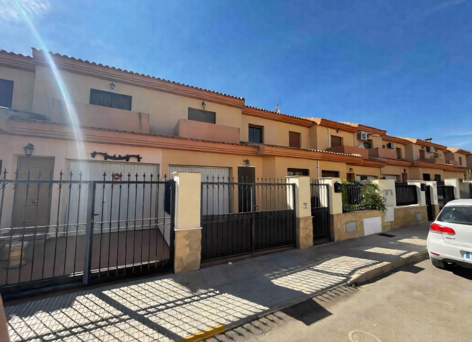 Återförsäljning - Radhus -
Pinoso - Pinoso Alicante